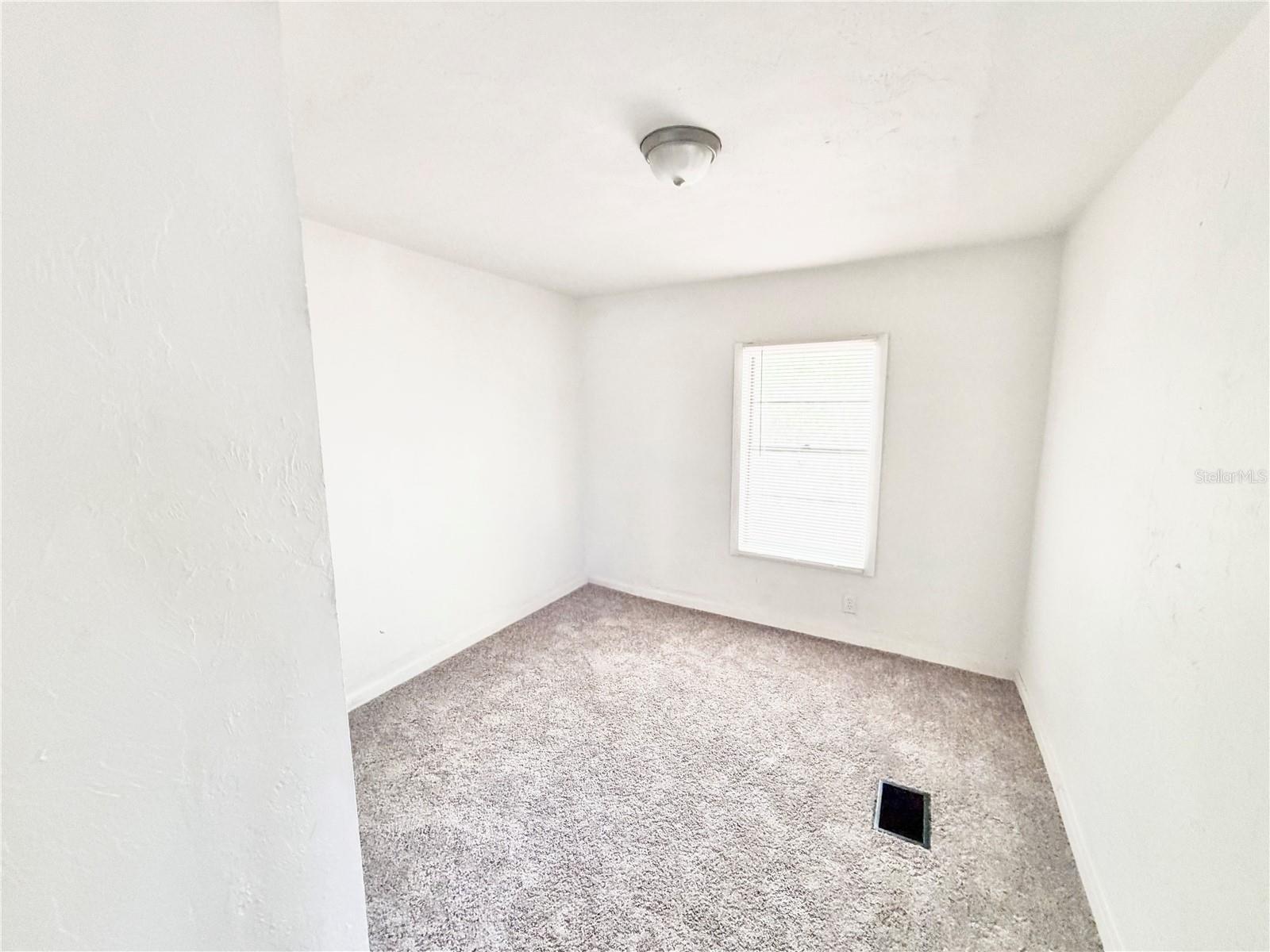 Image 13 of 19 For 21433 Hawthorne Road