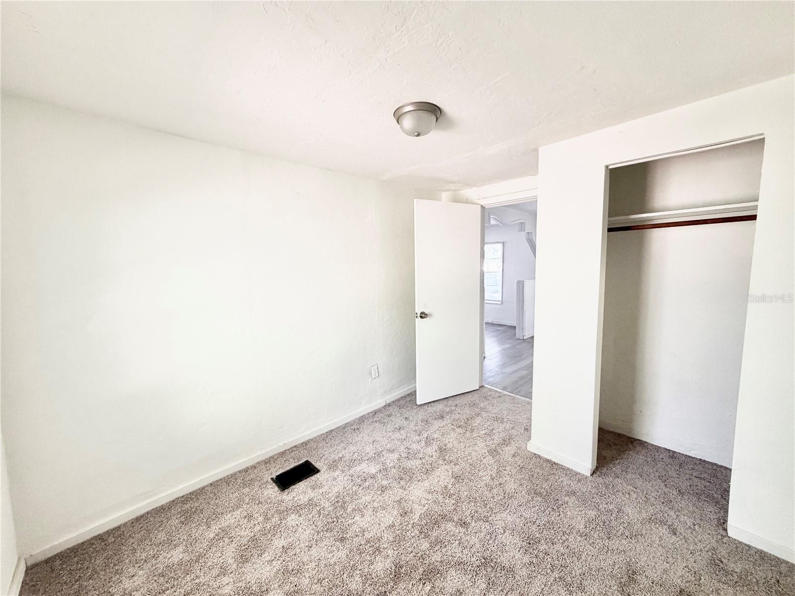 Image 15 of 19 For 21433 Hawthorne Road