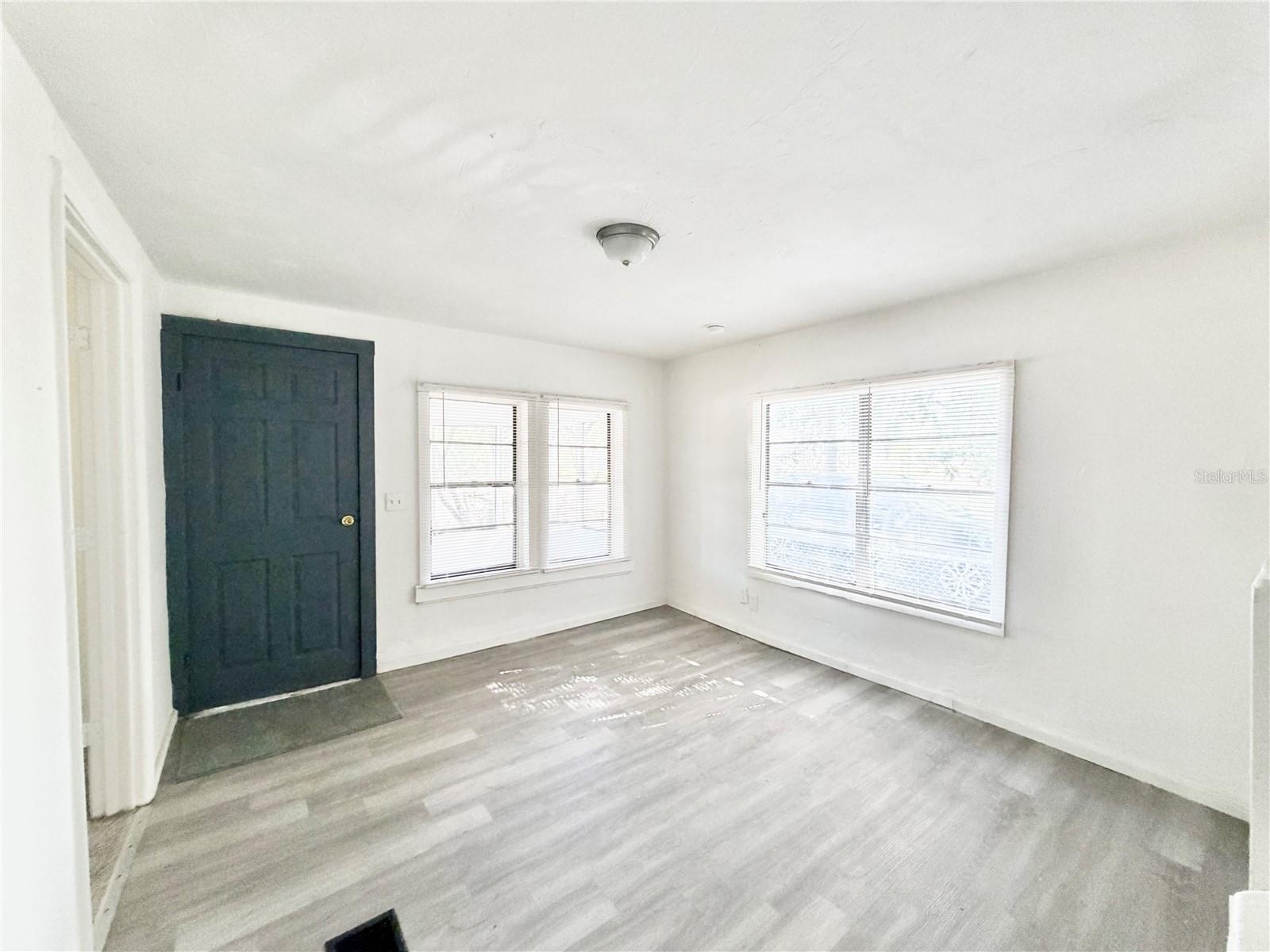 Image 2 of 19 For 21433 Hawthorne Road