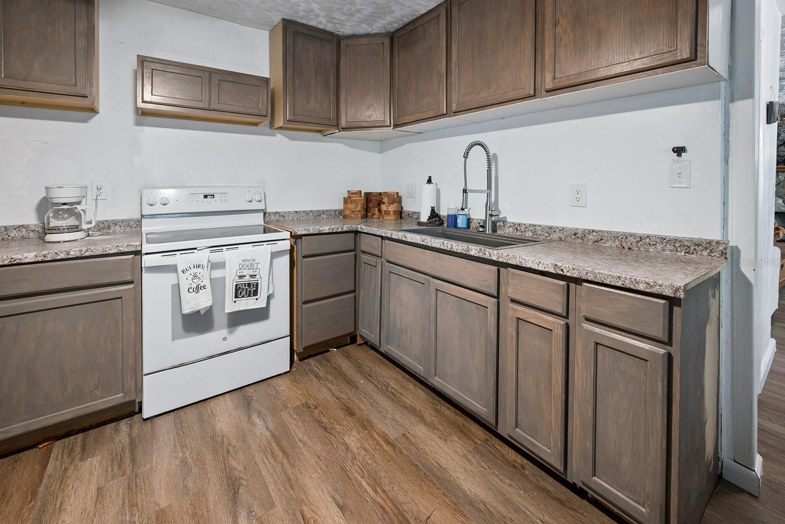 Image 6 of 28 For 6308 Island Road