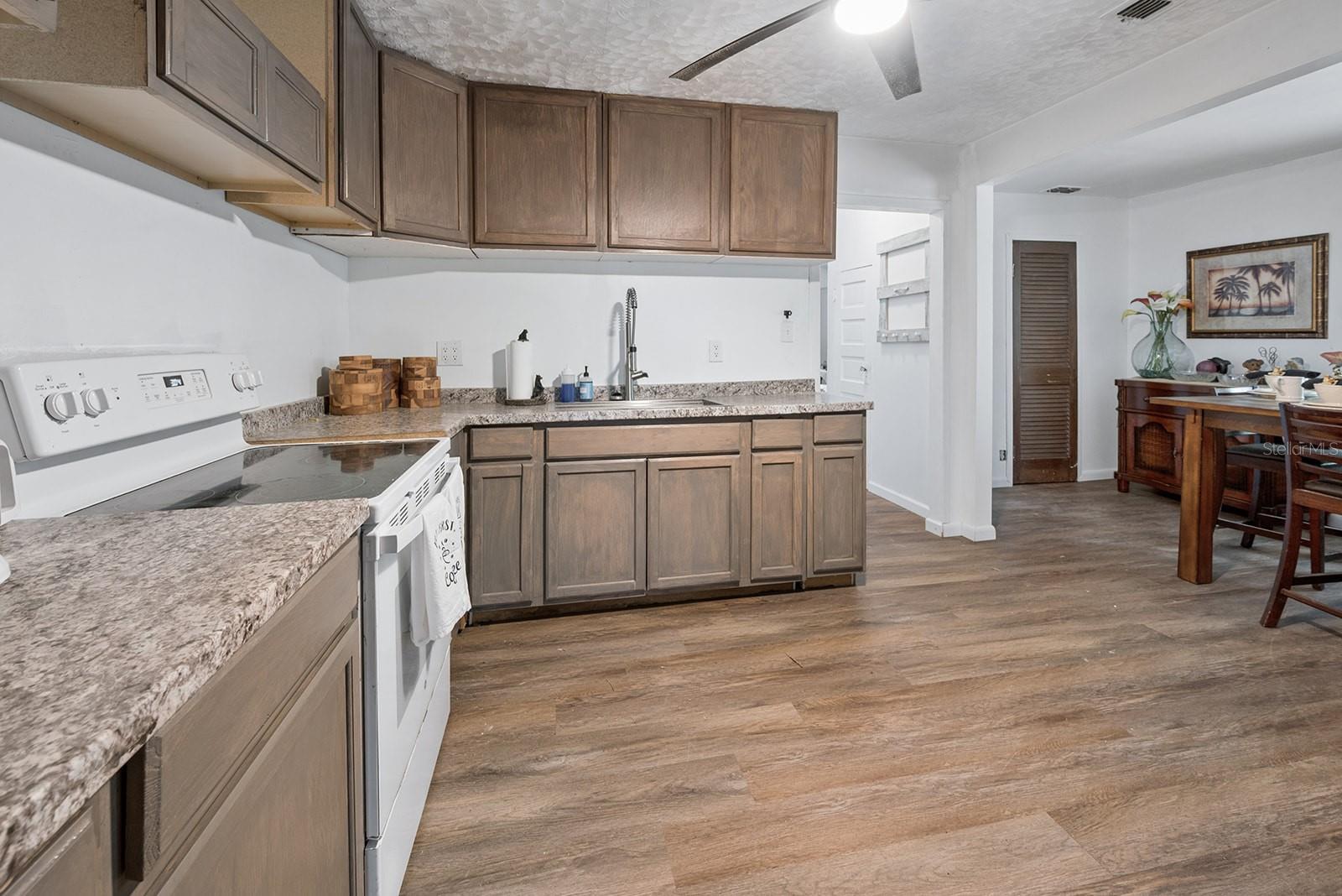 Image 7 of 28 For 6308 Island Road