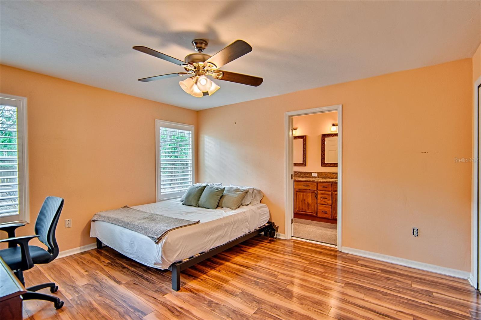 Image 16 of 36 For 533 39th Drive