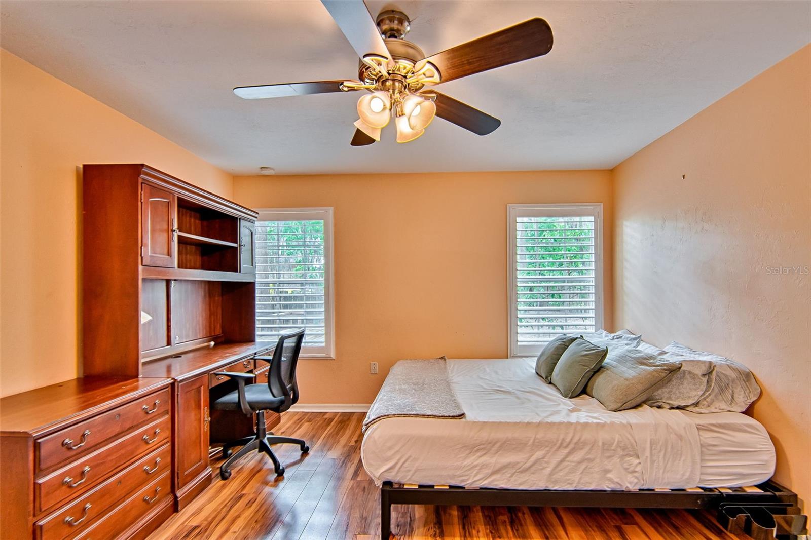 Image 17 of 36 For 533 39th Drive