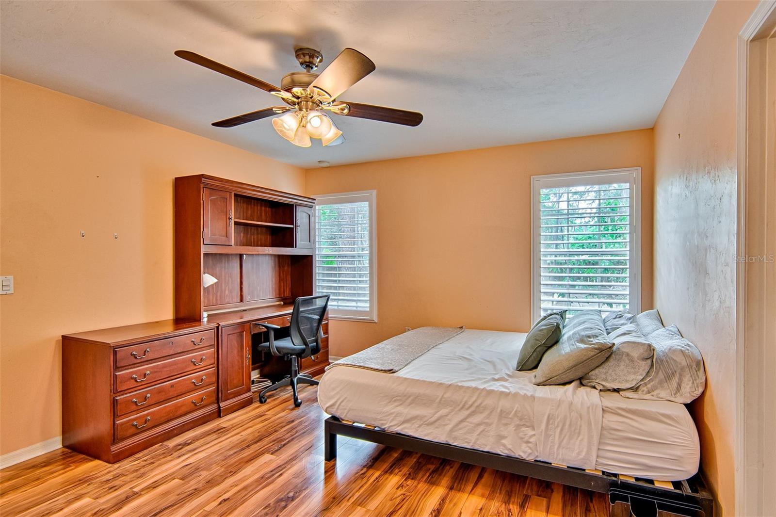 Image 18 of 36 For 533 39th Drive