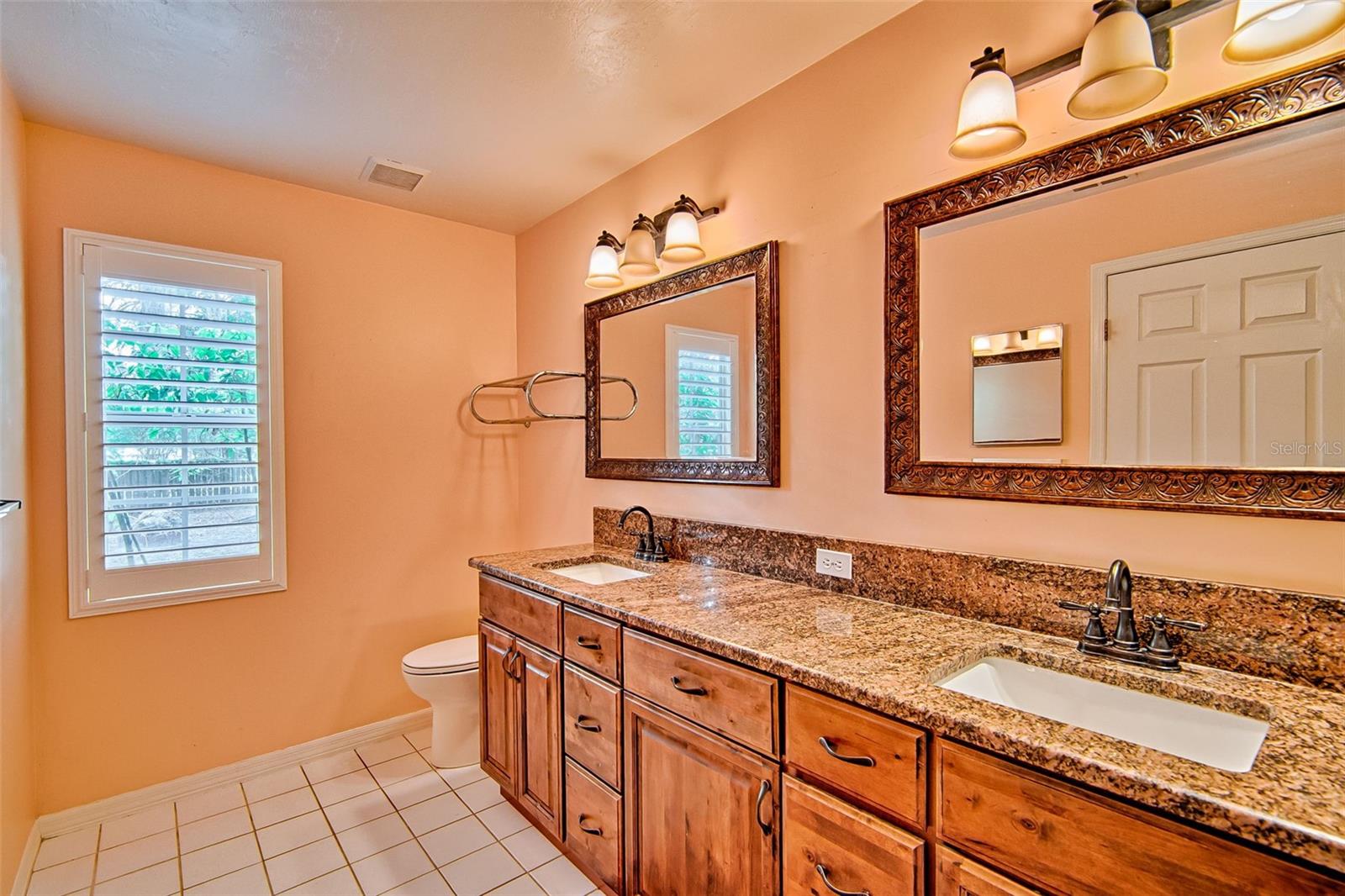 Image 19 of 36 For 533 39th Drive