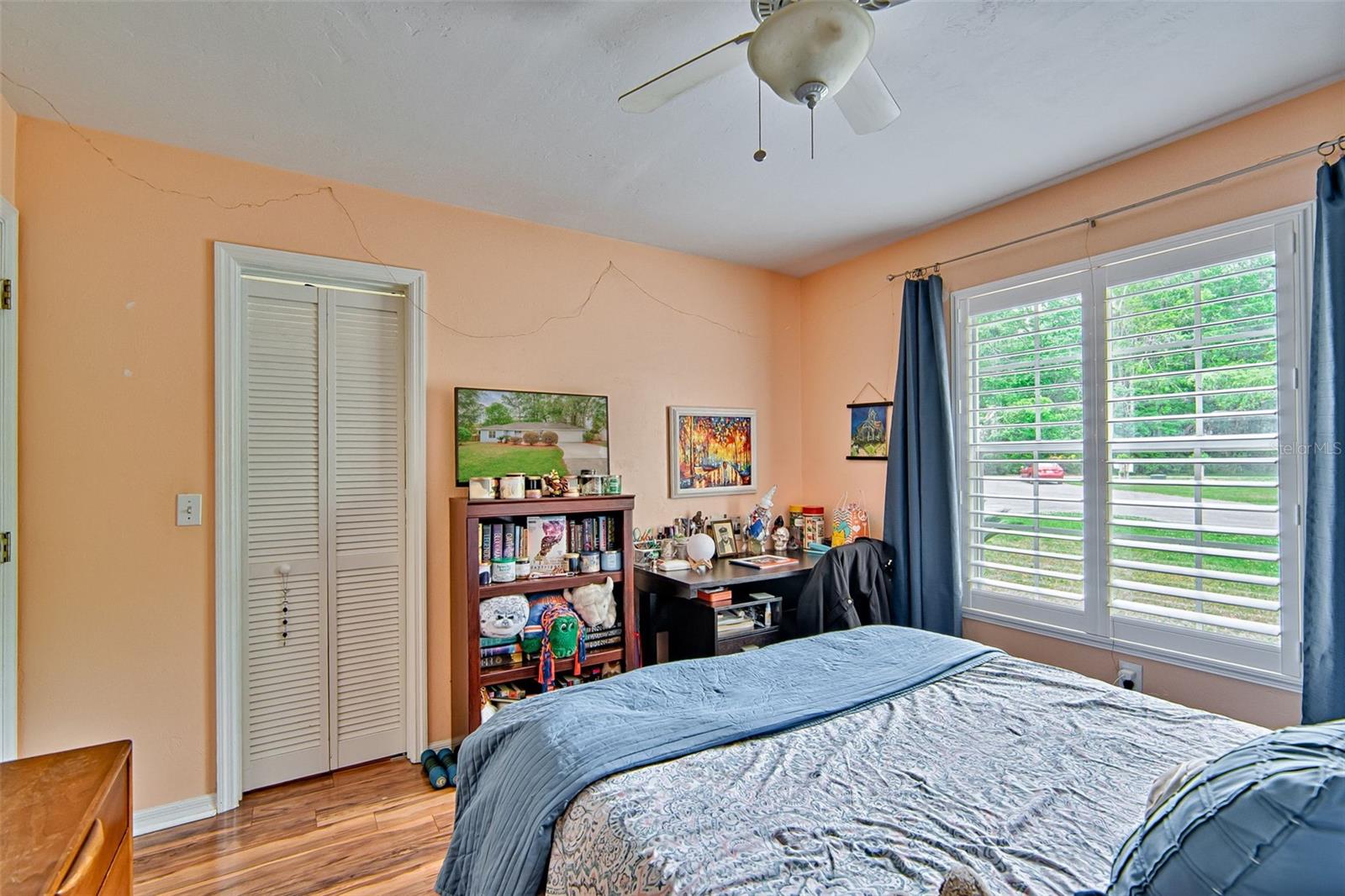 Image 22 of 36 For 533 39th Drive