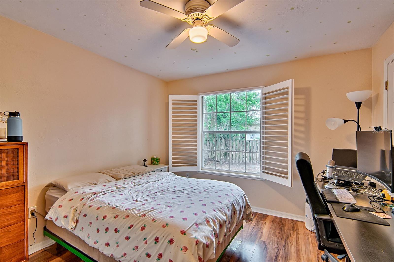 Image 24 of 36 For 533 39th Drive