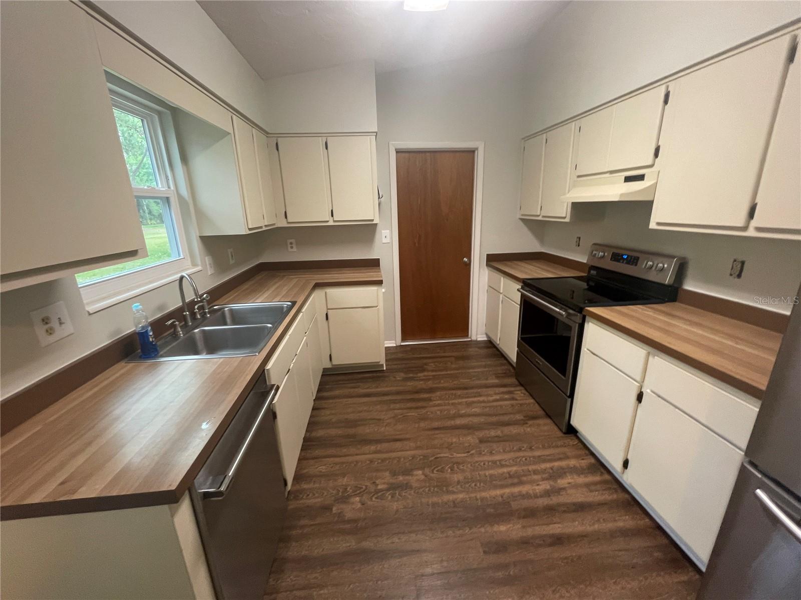 Image 14 of 22 For 2716 68th Avenue