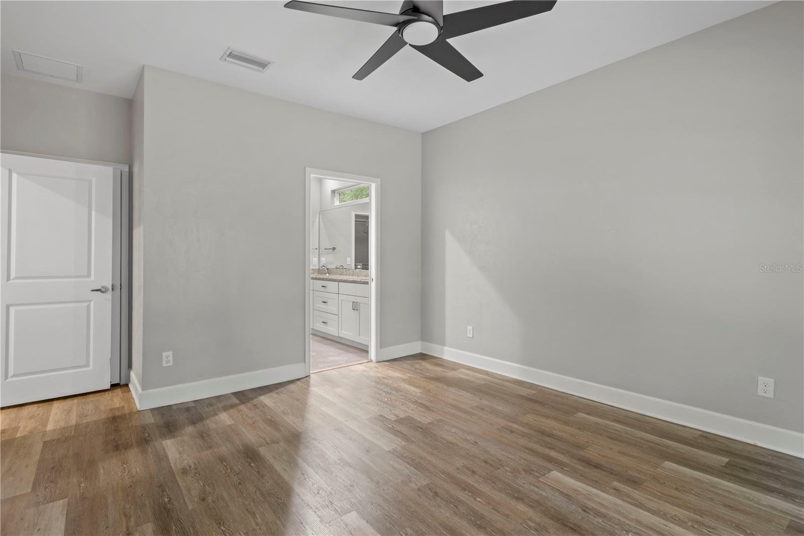 Image 15 of 19 For 25726 19th Avenue