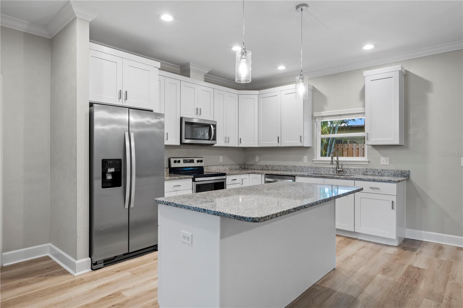 Image 4 of 19 For 25726 19th Avenue