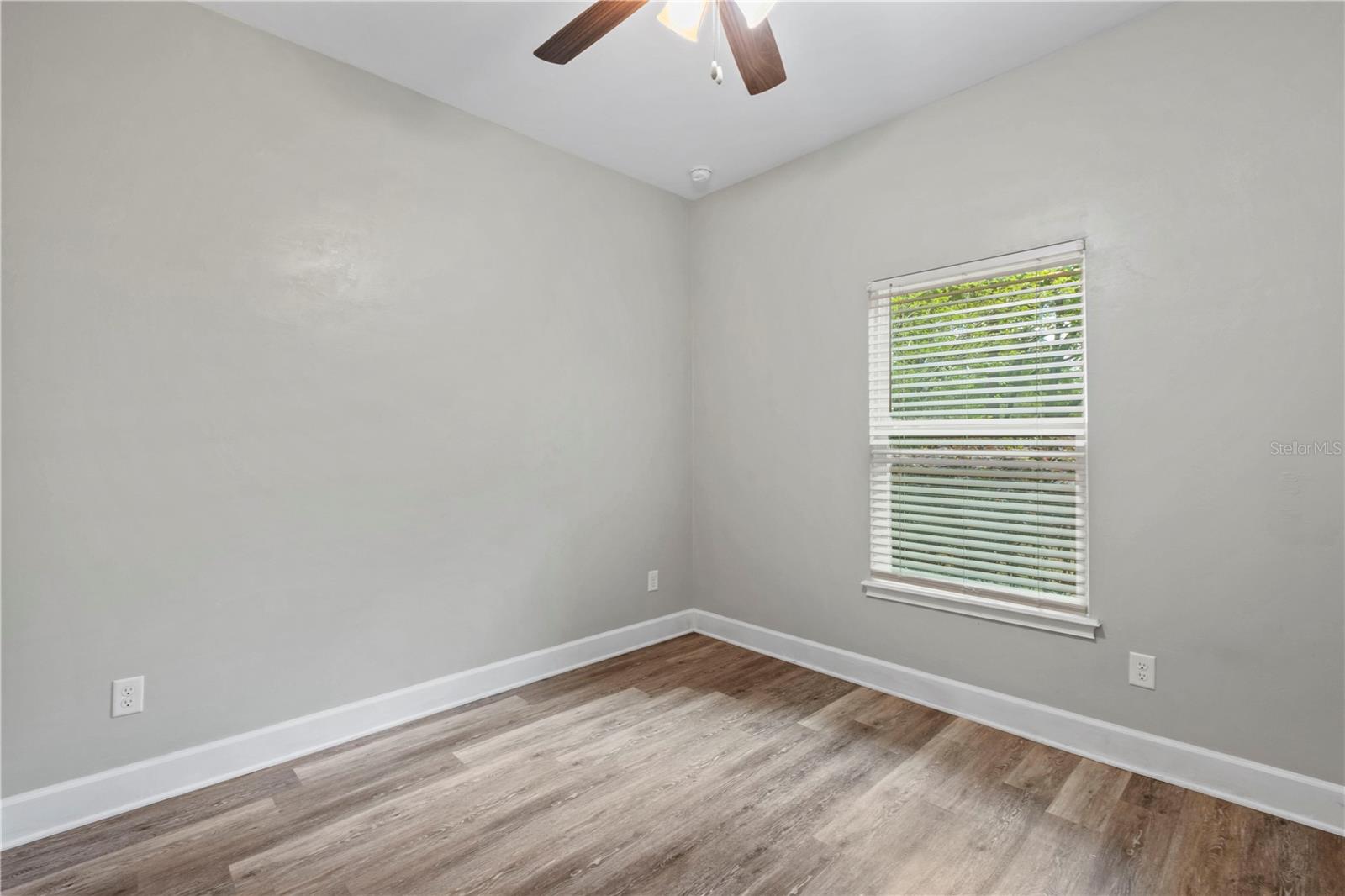 Image 9 of 19 For 25726 19th Avenue