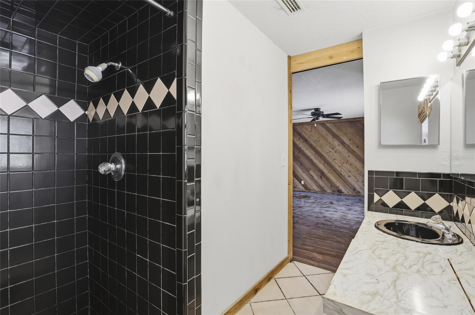 Image 31 of 39 For 4006 36th Terrace