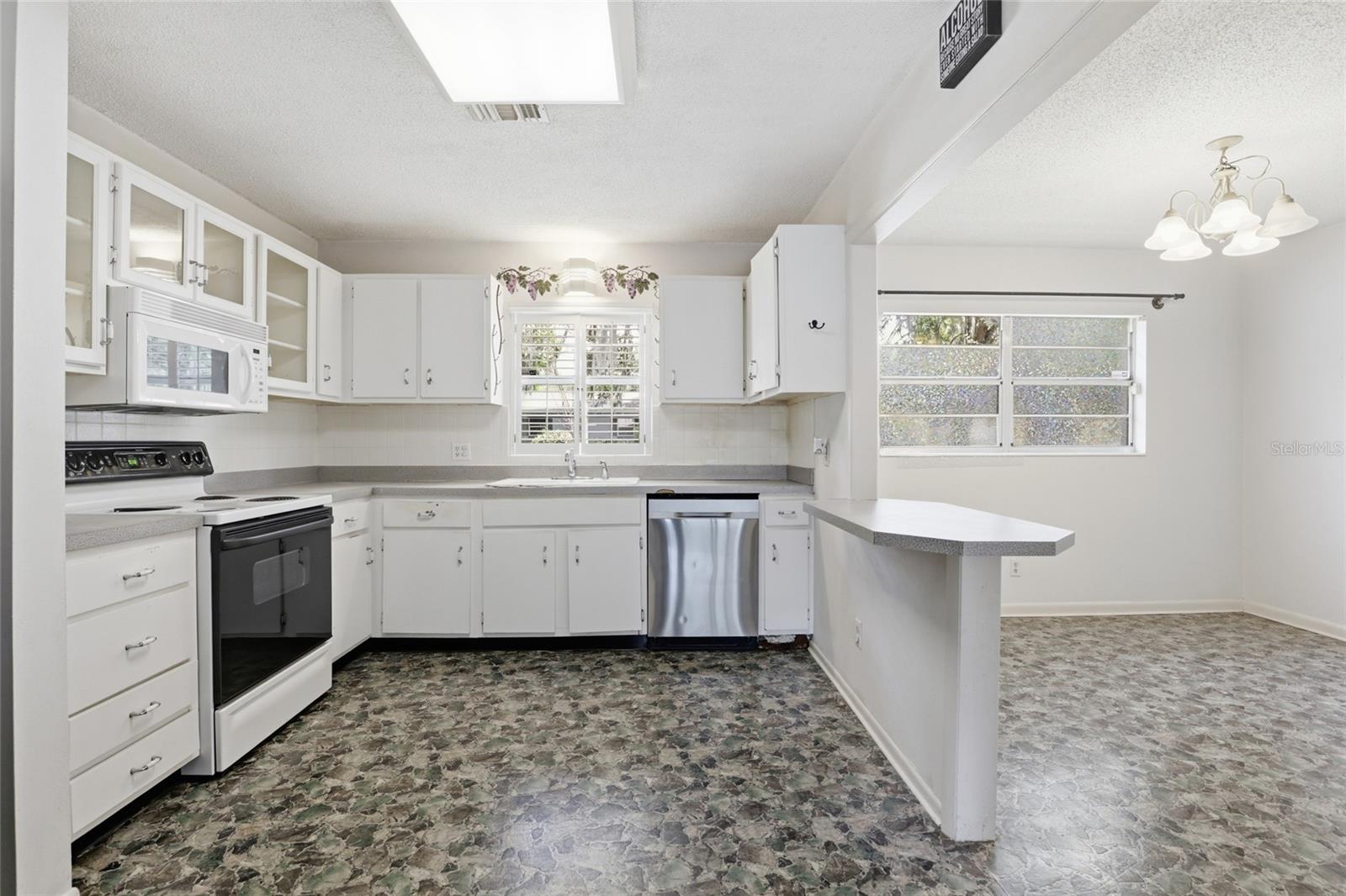 Image 4 of 39 For 4006 36th Terrace