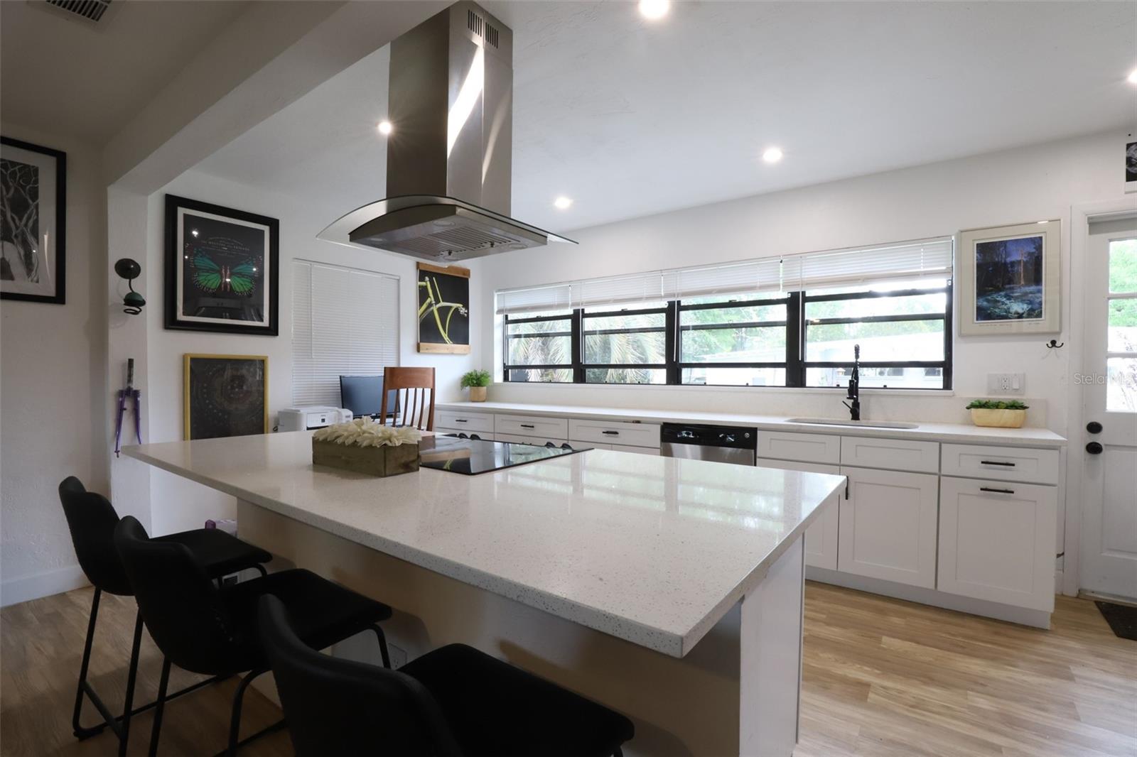 Image 17 of 38 For 1002 19th Place