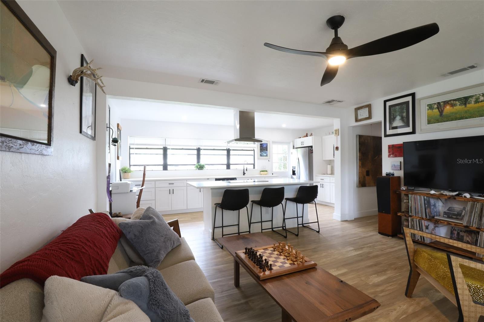 Image 19 of 38 For 1002 19th Place