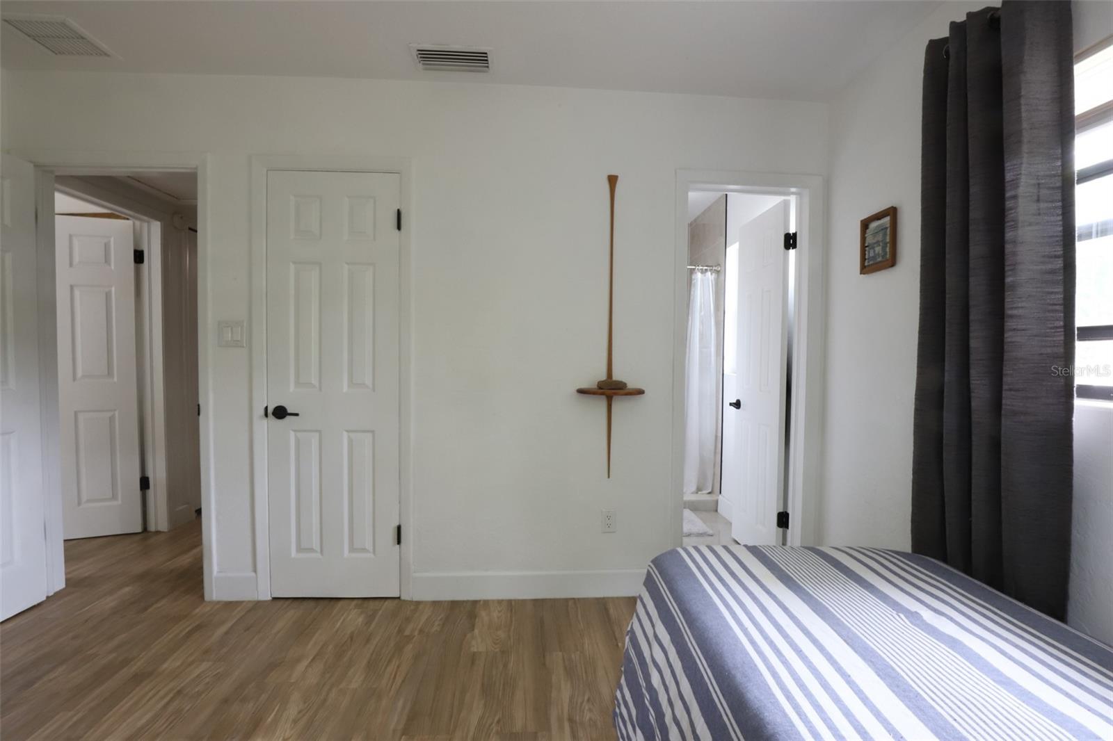 Image 28 of 38 For 1002 19th Place