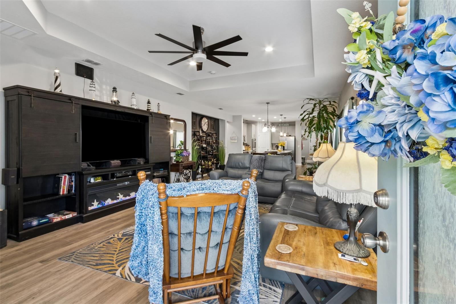 Listing photo id 10 for 250 Daydream Avenue