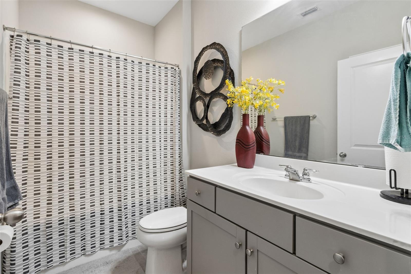 Listing photo id 25 for 250 Daydream Avenue