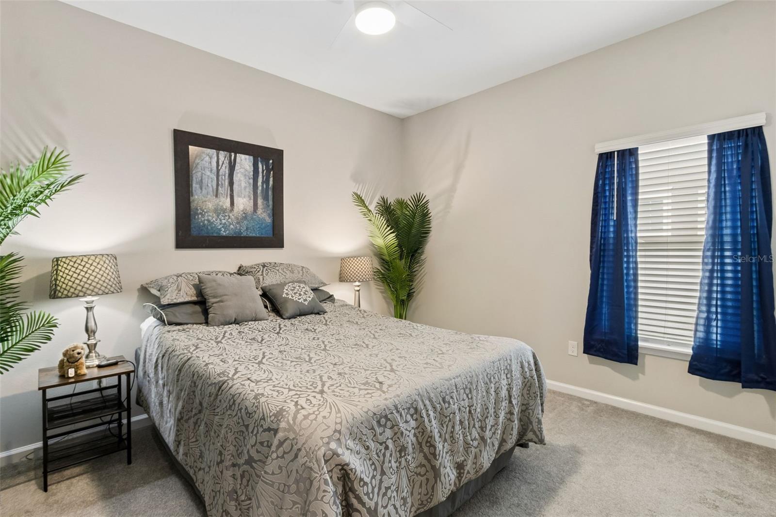 Listing photo id 1 for 250 Daydream Avenue