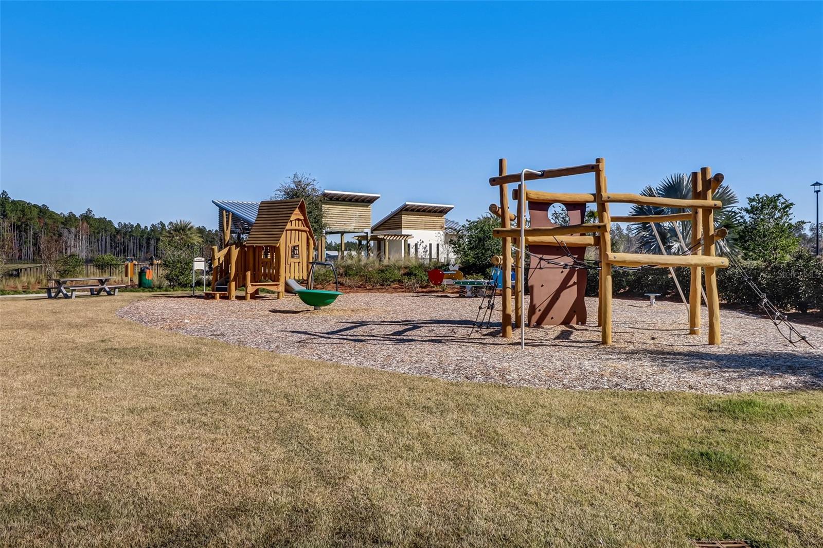 Listing photo id 60 for 250 Daydream Avenue