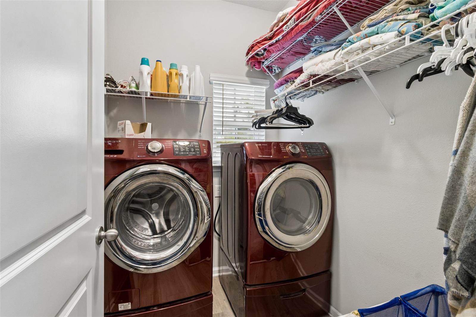 Listing photo id 7 for 250 Daydream Avenue