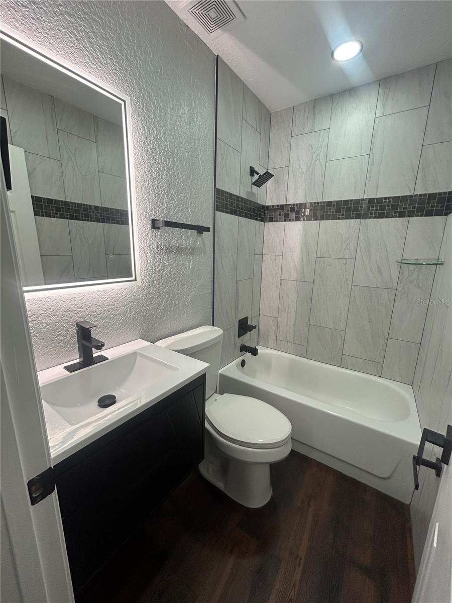 Image 11 of 15 For 1111 6th Avenue