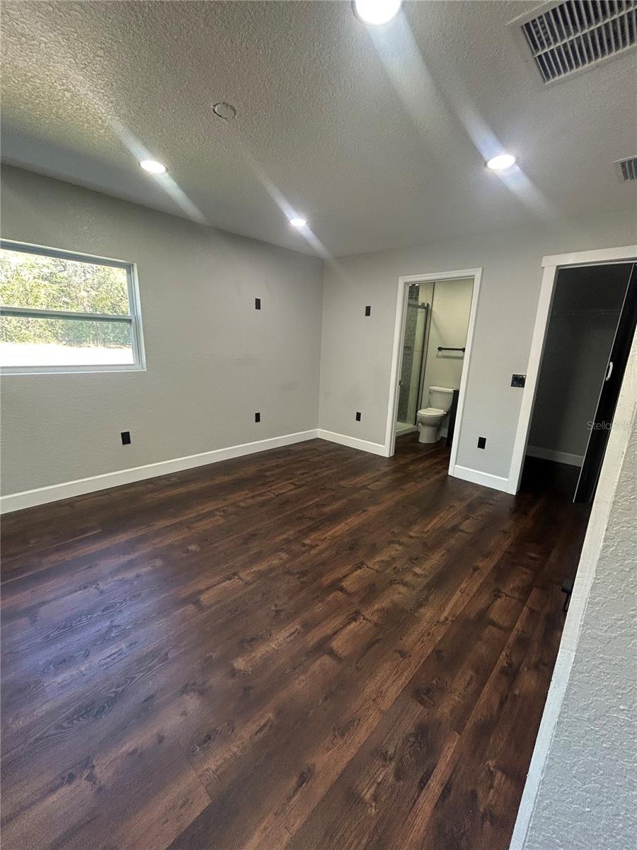 Image 12 of 15 For 1111 6th Avenue