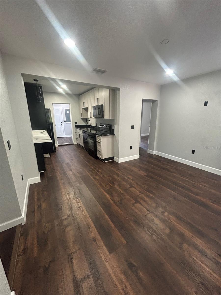 Image 4 of 15 For 1111 6th Avenue