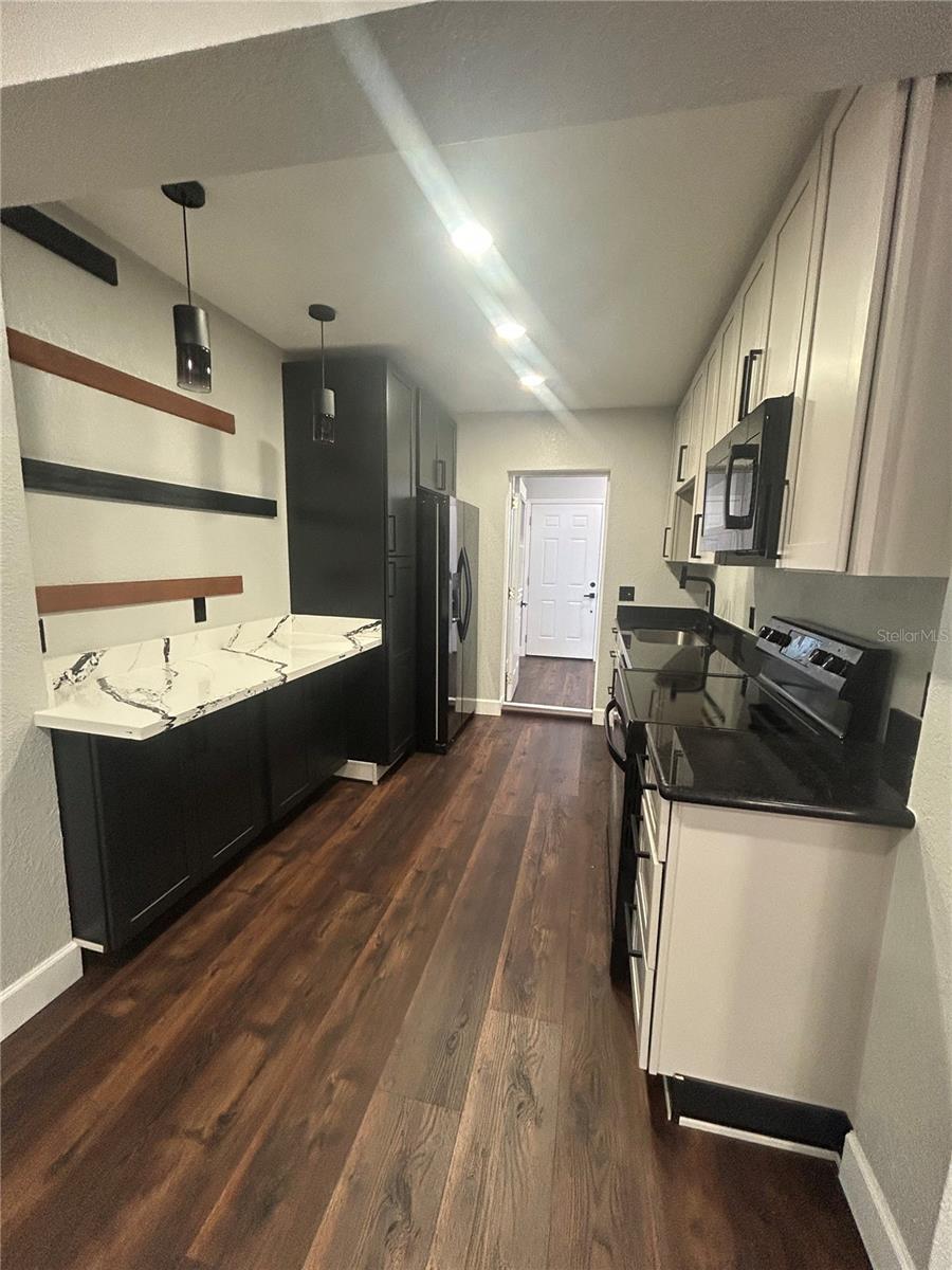 Image 6 of 15 For 1111 6th Avenue