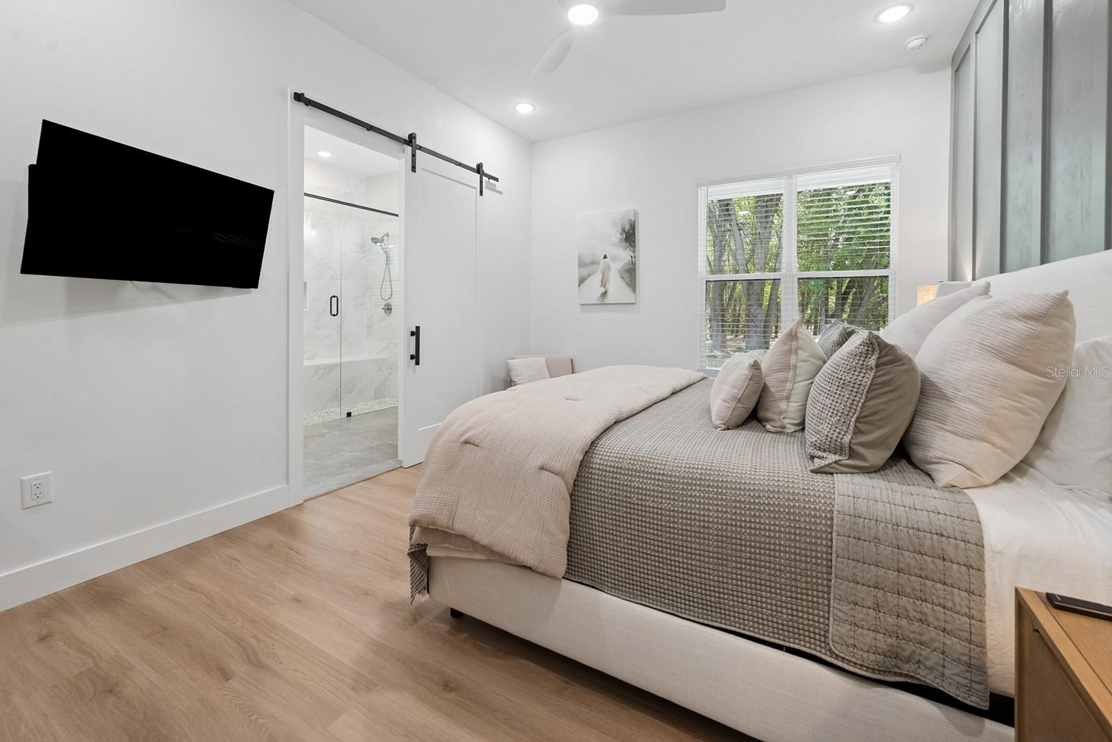 Image 32 of 50 For 456 Bradenton Way