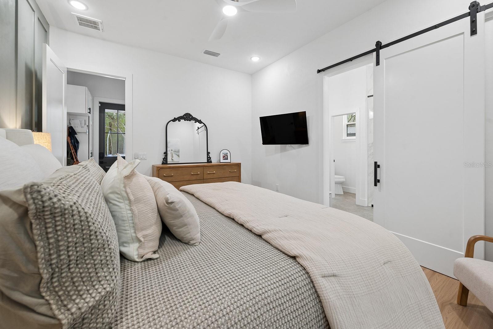 Image 35 of 50 For 456 Bradenton Way