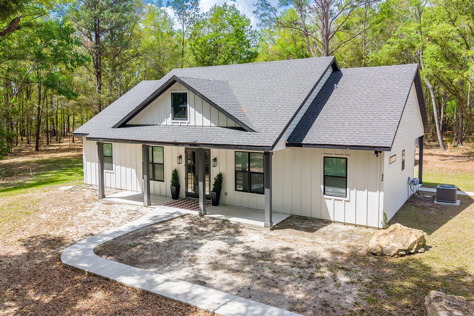 Image 4 of 50 For 456 Bradenton Way