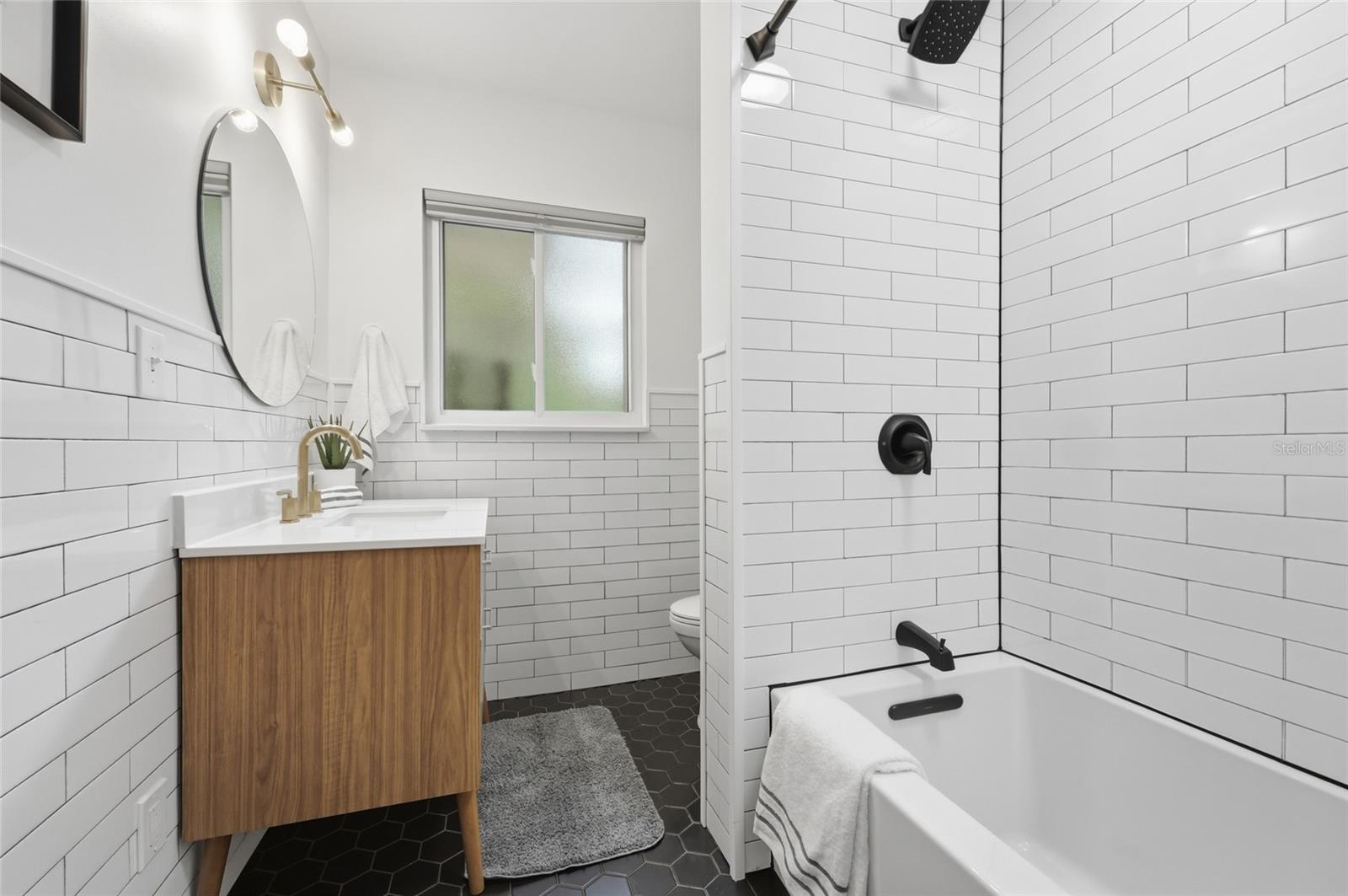 Image 21 of 51 For 616 21st Avenue