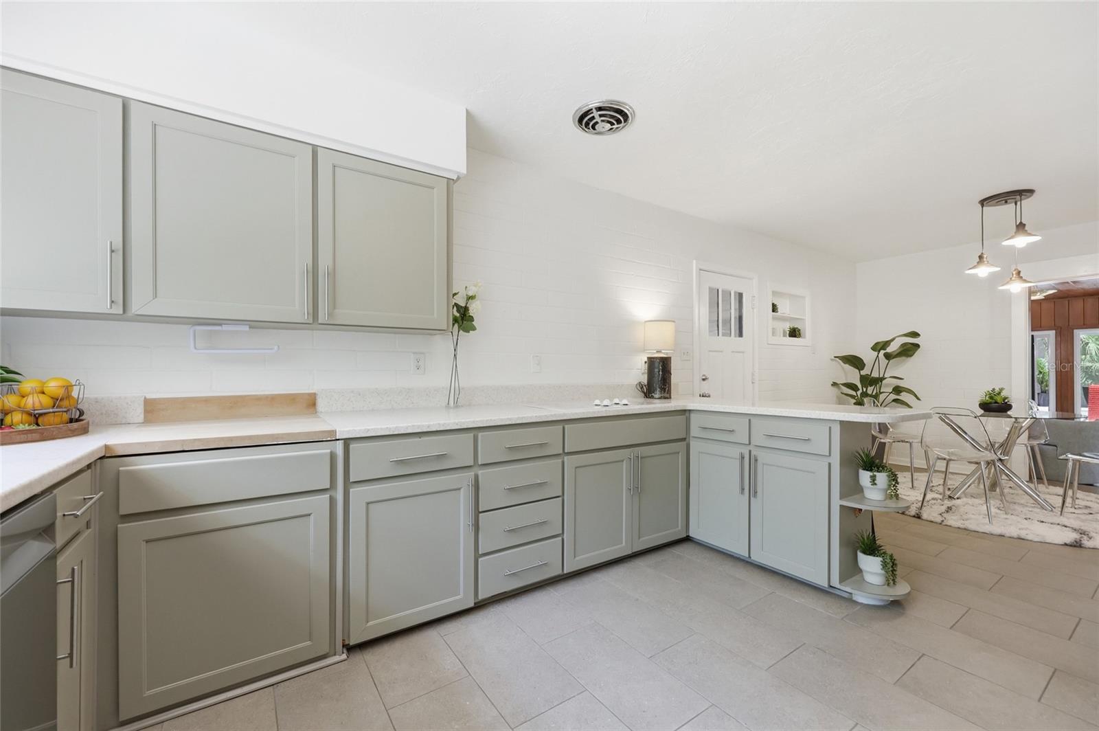 Image 9 of 51 For 616 21st Avenue