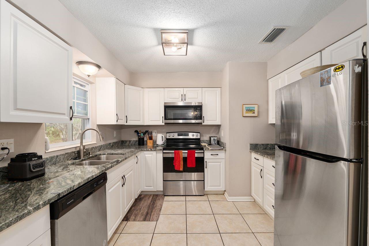 Image 12 of 33 For 5611 29th Terrace