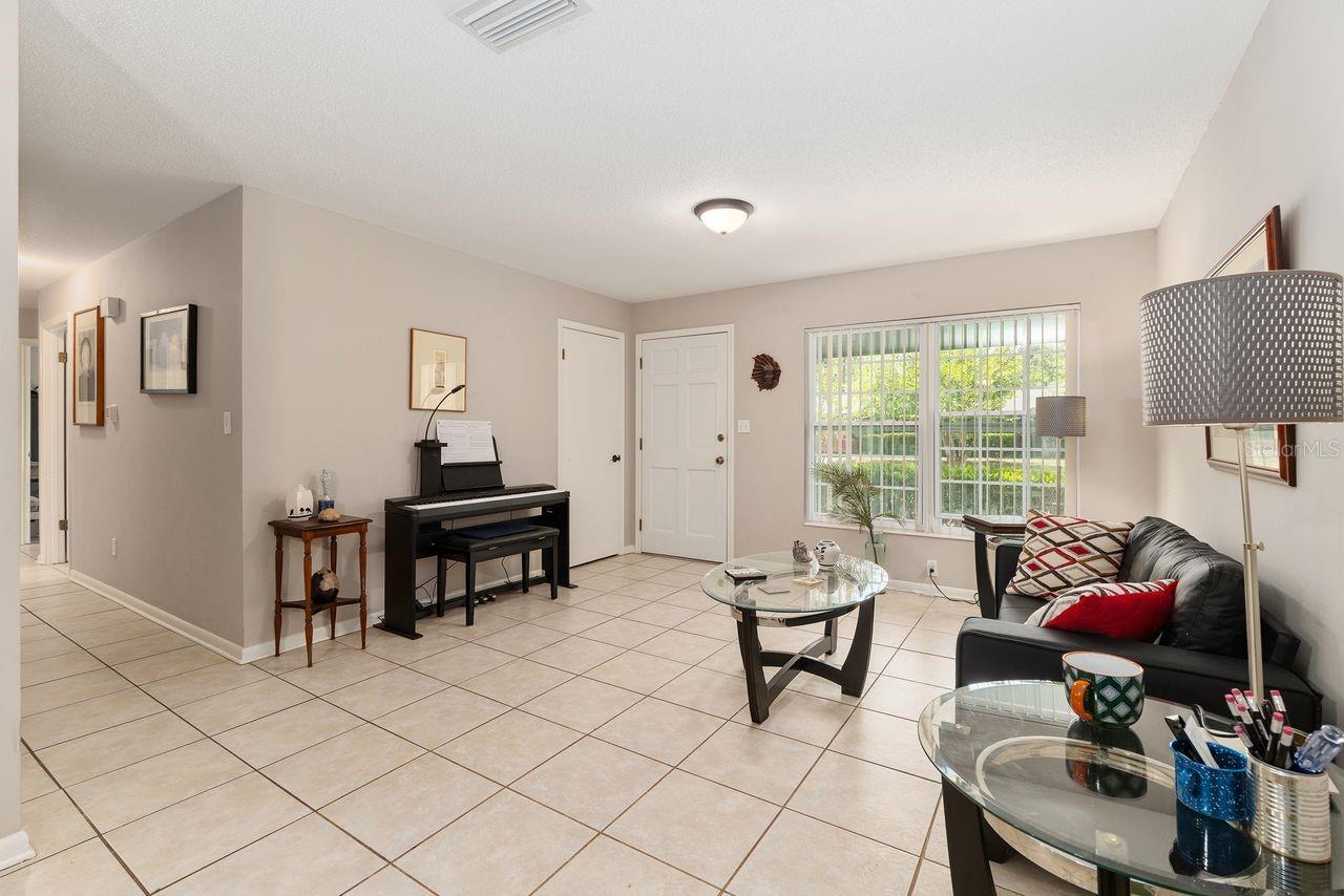 Image 7 of 33 For 5611 29th Terrace