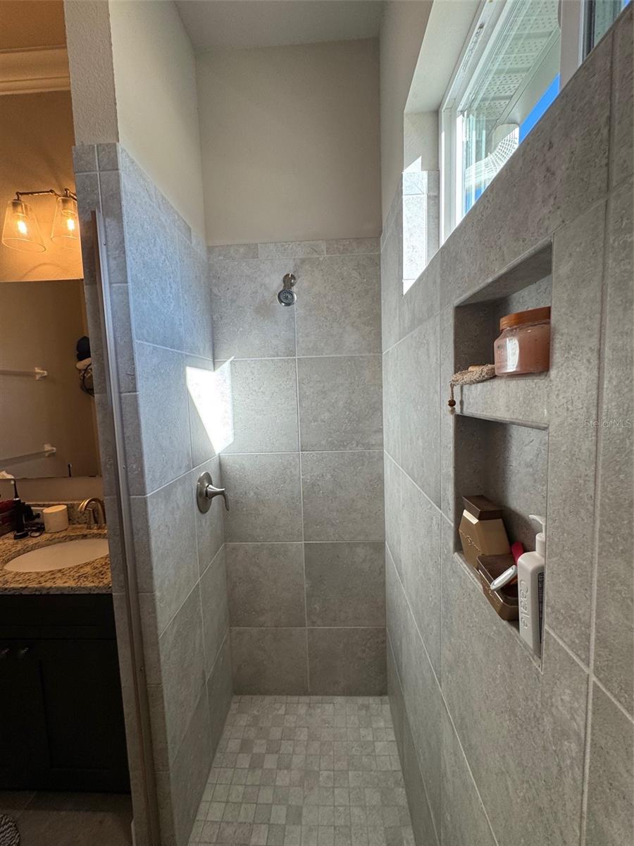 Image 18 of 19 For 12002 29th Place