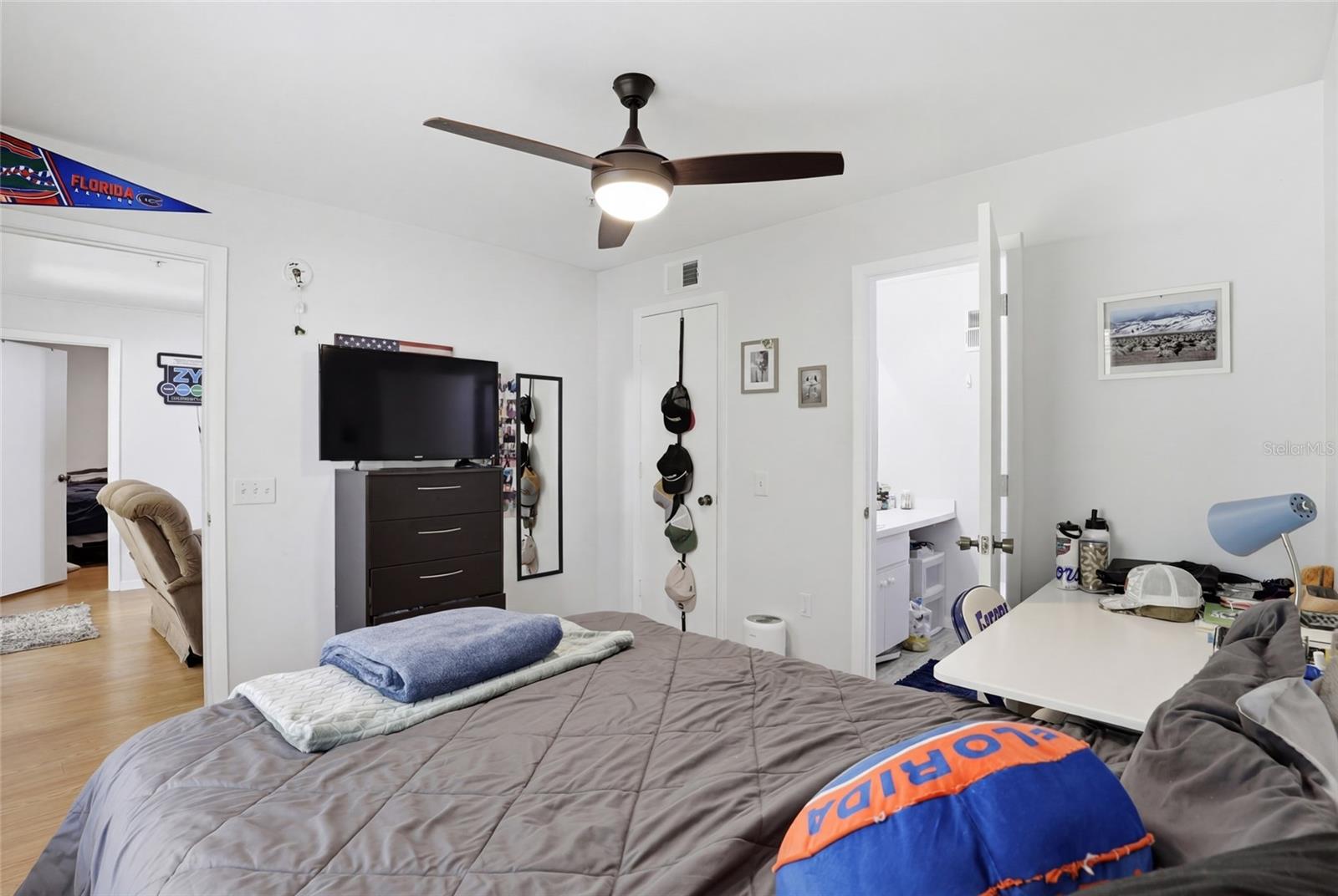 Image 19 of 42 For 3921 34th Street 307