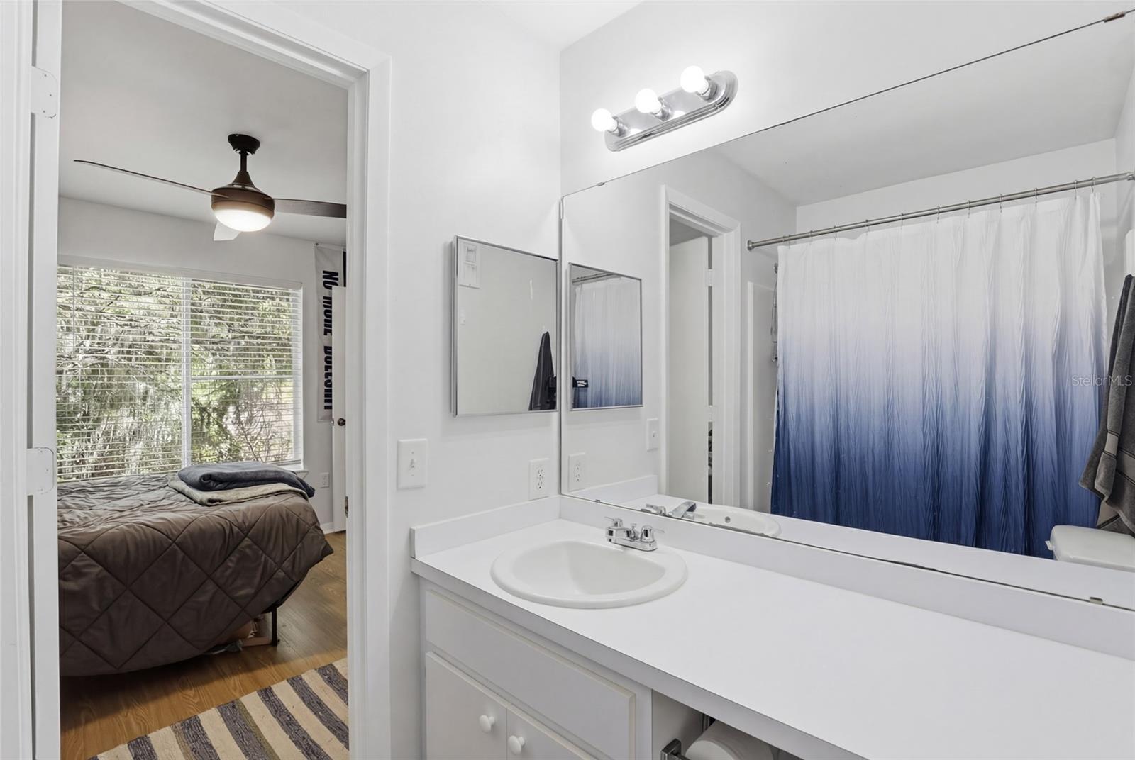 Image 21 of 42 For 3921 34th Street 307