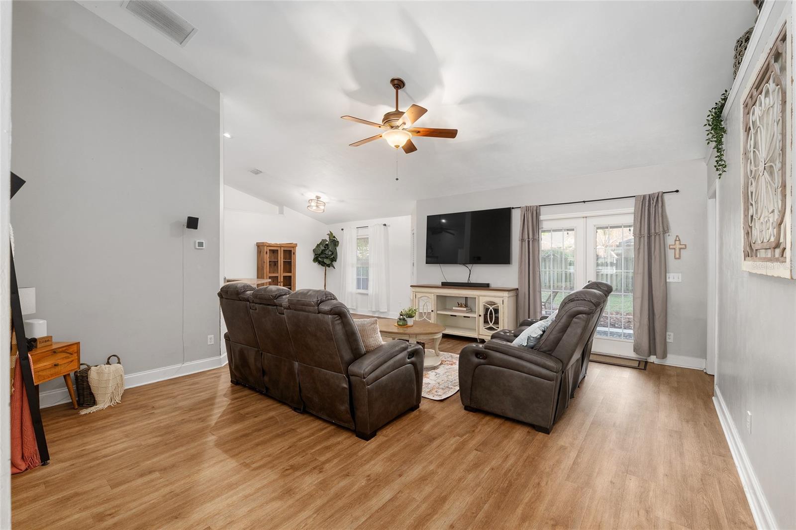 Image 16 of 68 For 25175 20th Avenue