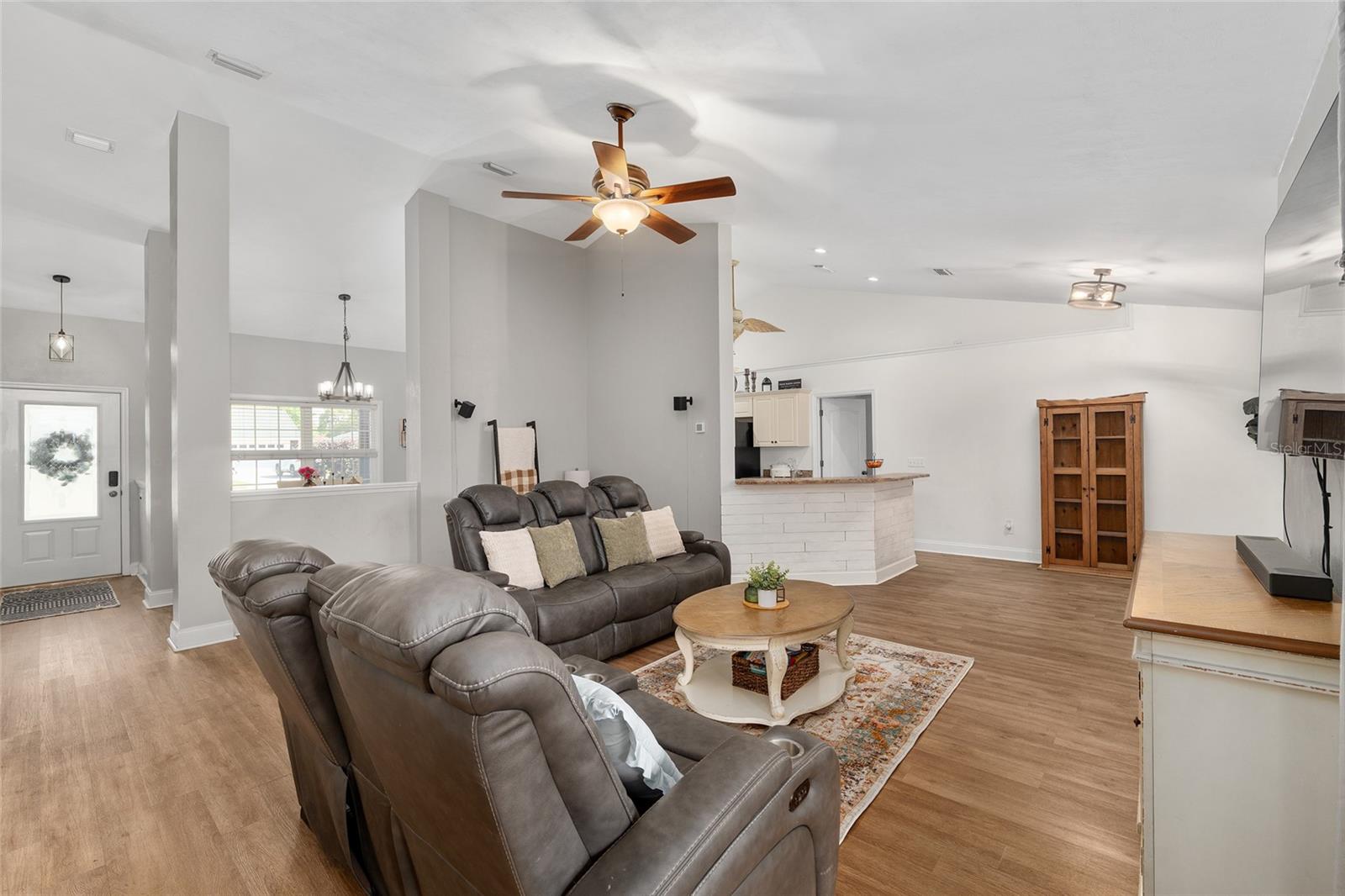 Image 17 of 68 For 25175 20th Avenue