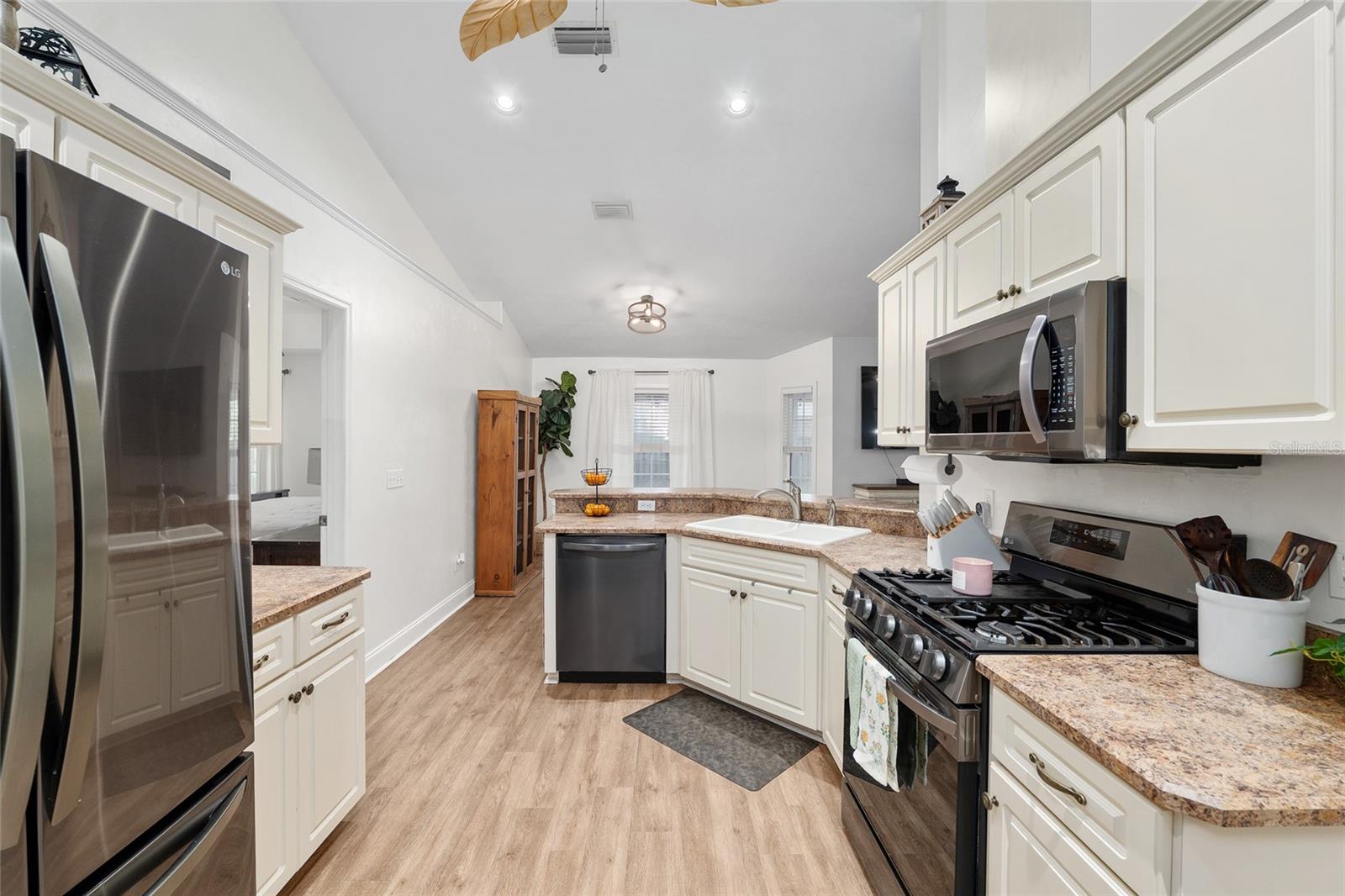 Image 32 of 68 For 25175 20th Avenue