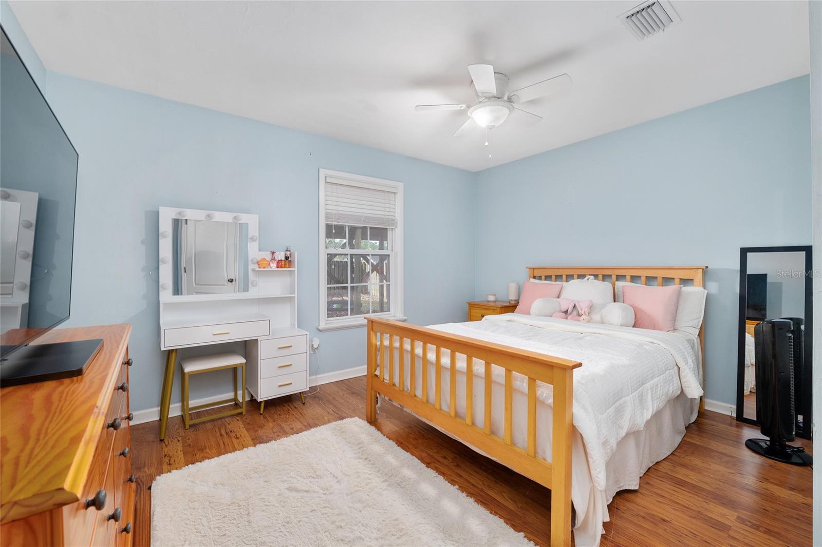 Image 42 of 68 For 25175 20th Avenue