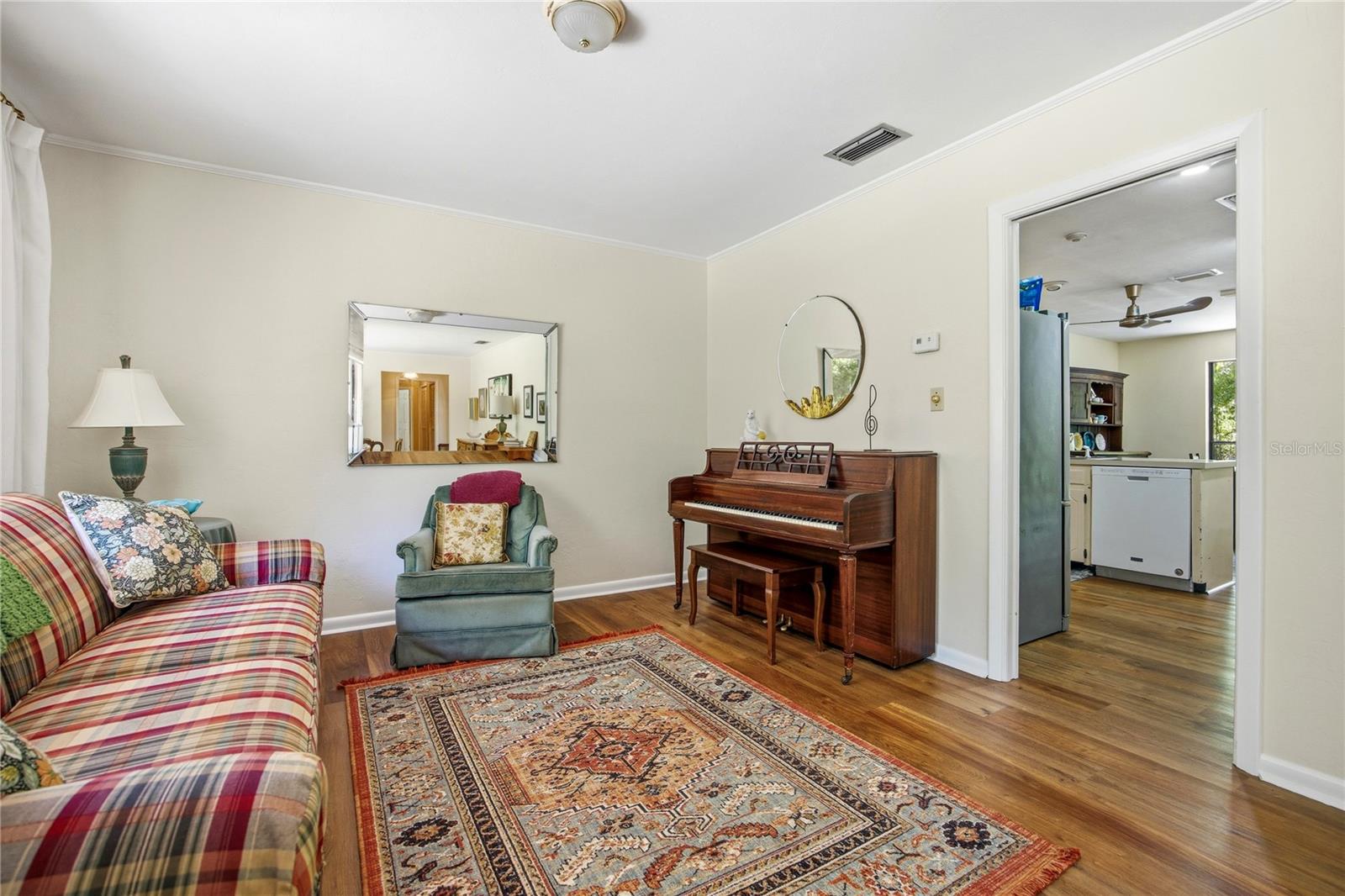 Image 16 of 64 For 5725 63rd Court