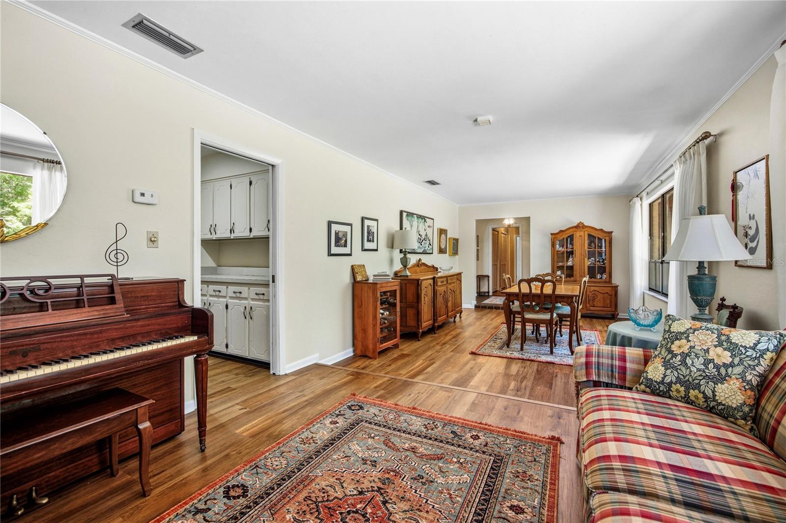 Image 17 of 64 For 5725 63rd Court