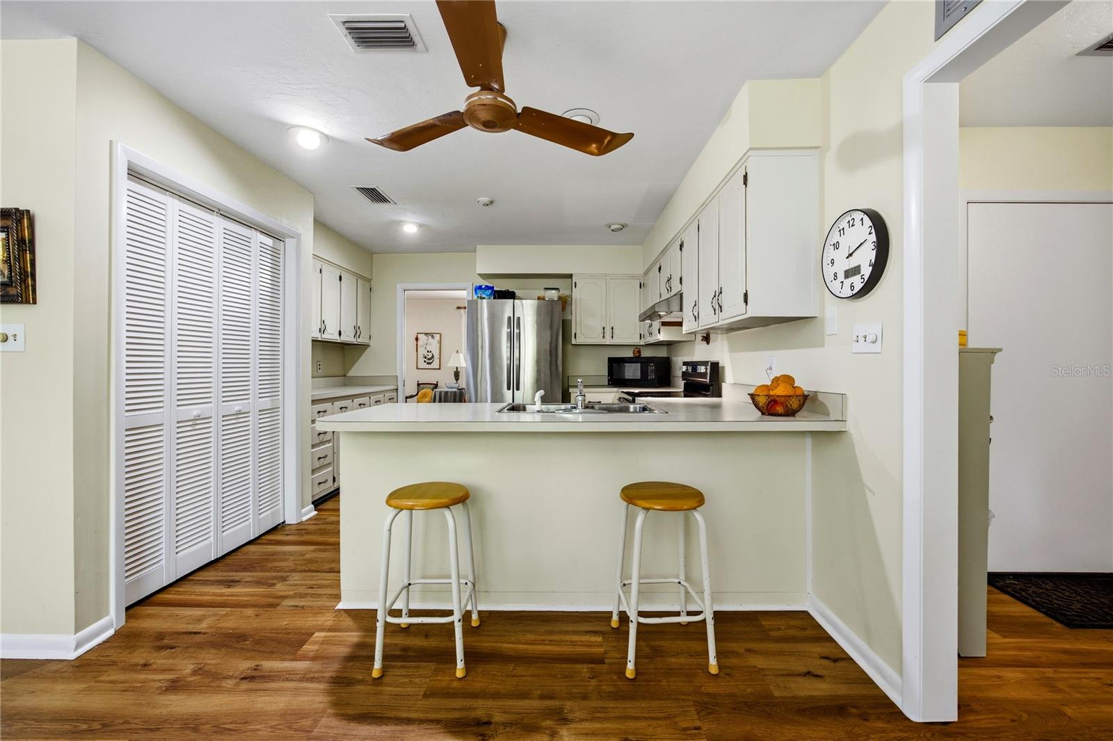 Image 21 of 64 For 5725 63rd Court