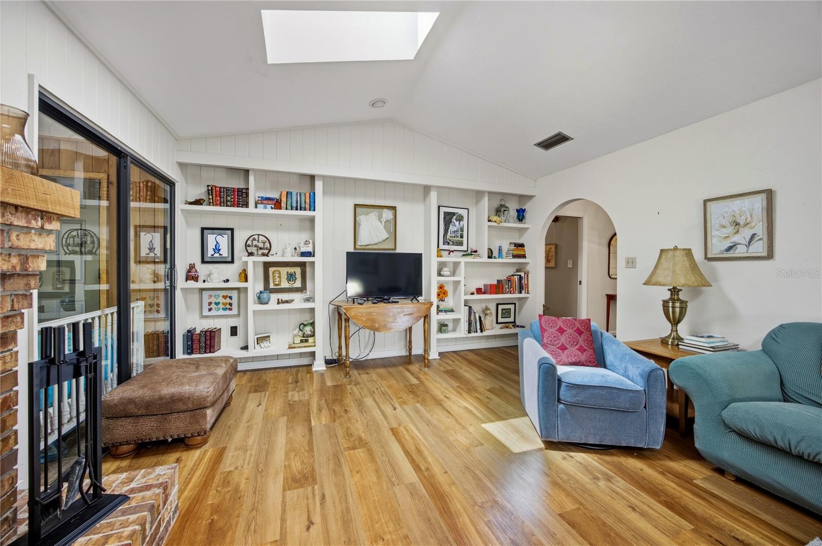 Image 26 of 64 For 5725 63rd Court