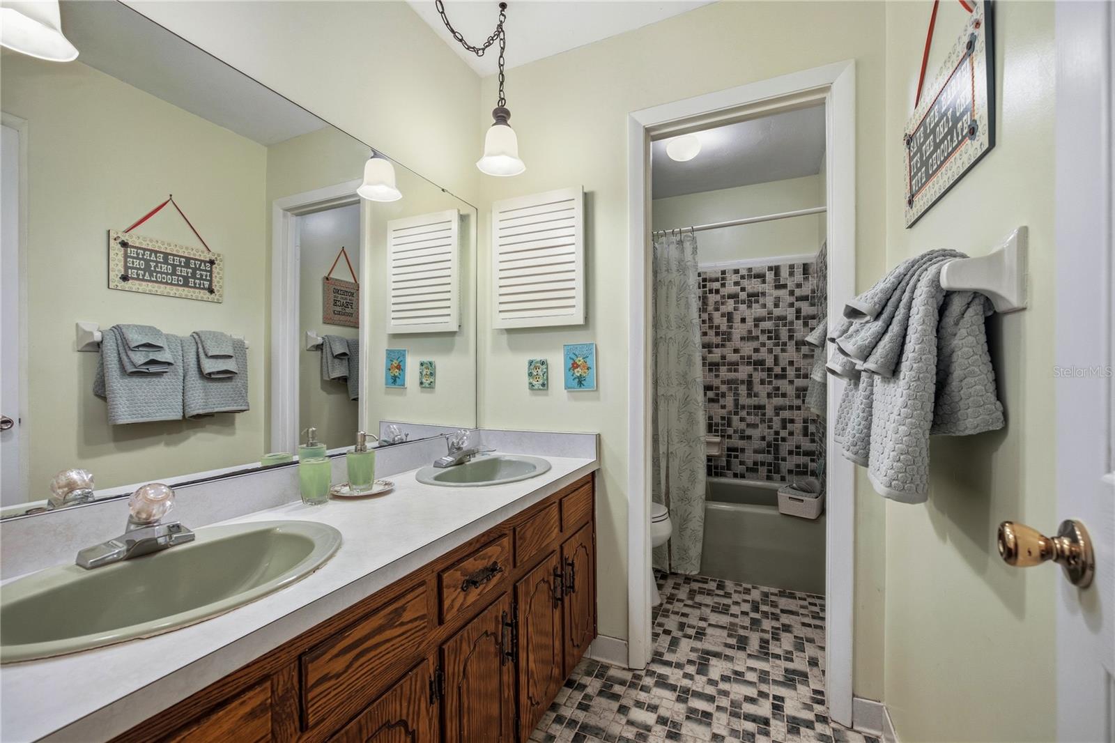 Image 30 of 64 For 5725 63rd Court