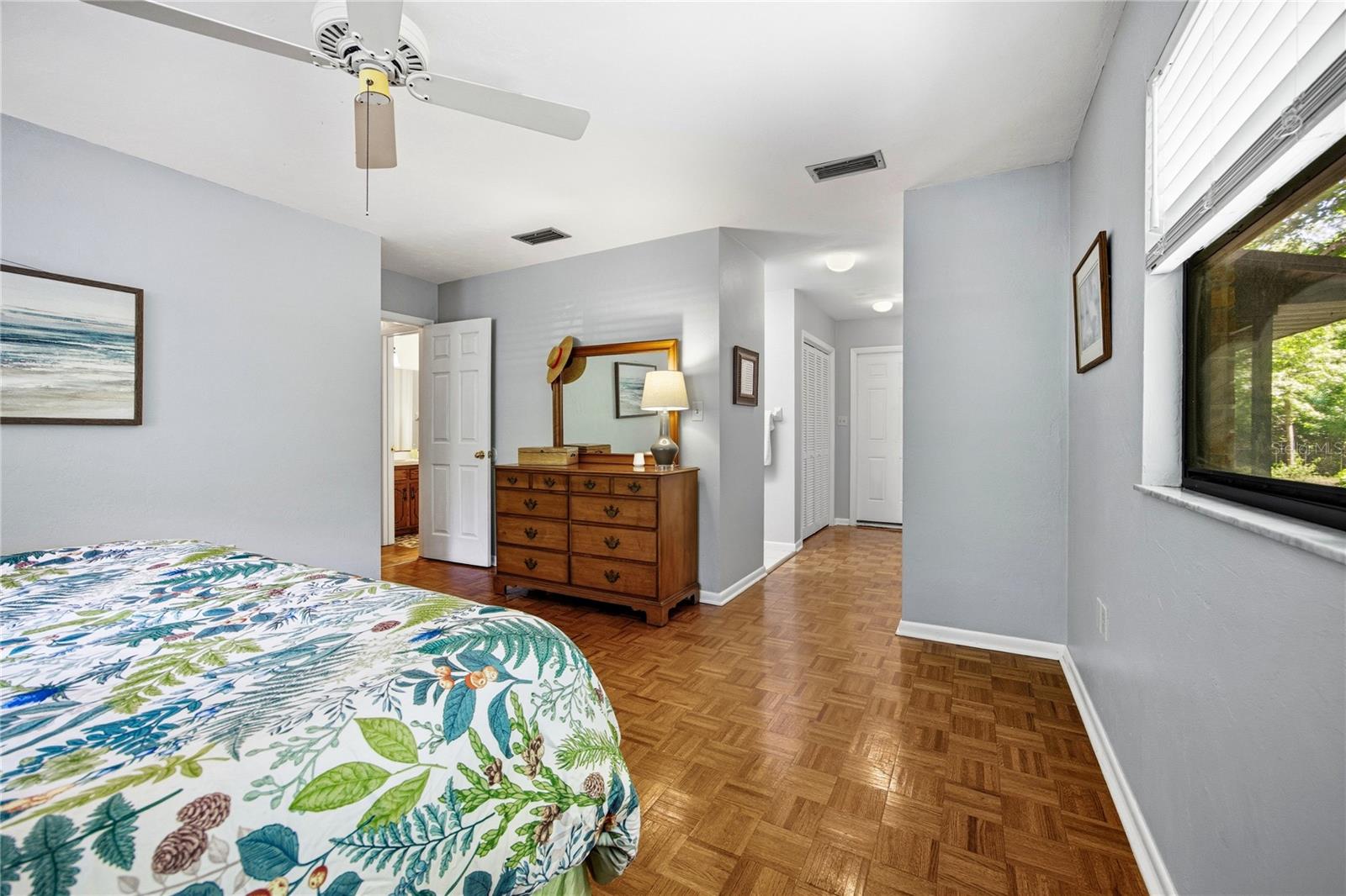 Image 34 of 64 For 5725 63rd Court