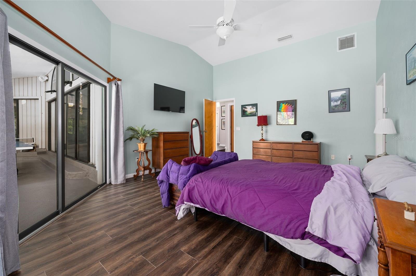 Image 24 of 73 For 9923 2nd Place